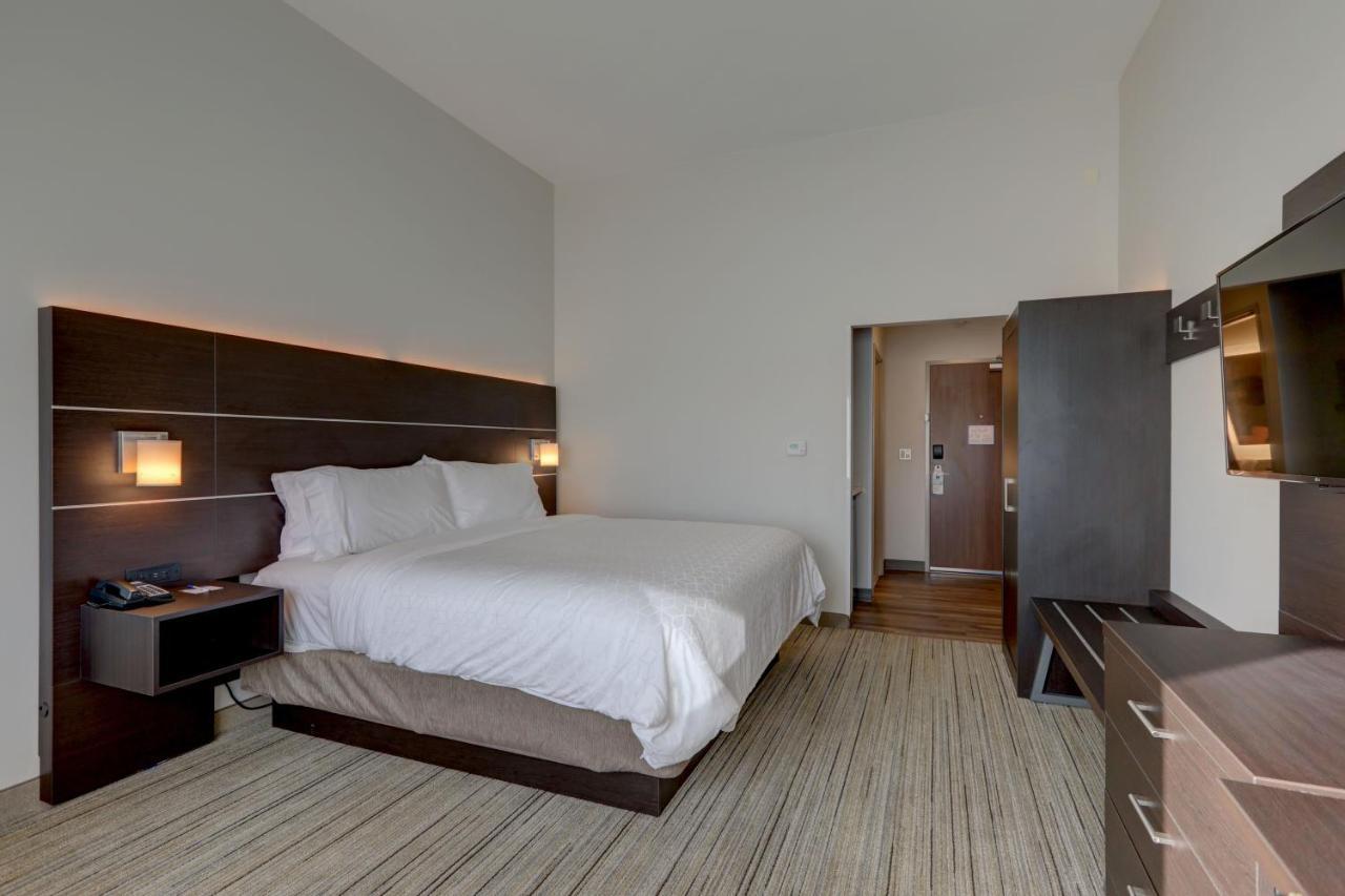Holiday Inn Express & Suites - Auburn Downtown, An Ihg Hotel Room photo